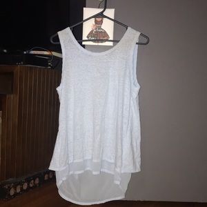 Sleeveless shirt